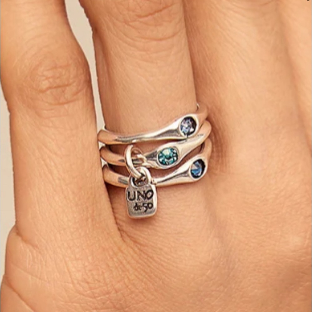 Sterling Silver-plated triple ring with blue tone crystals from UNO de 50